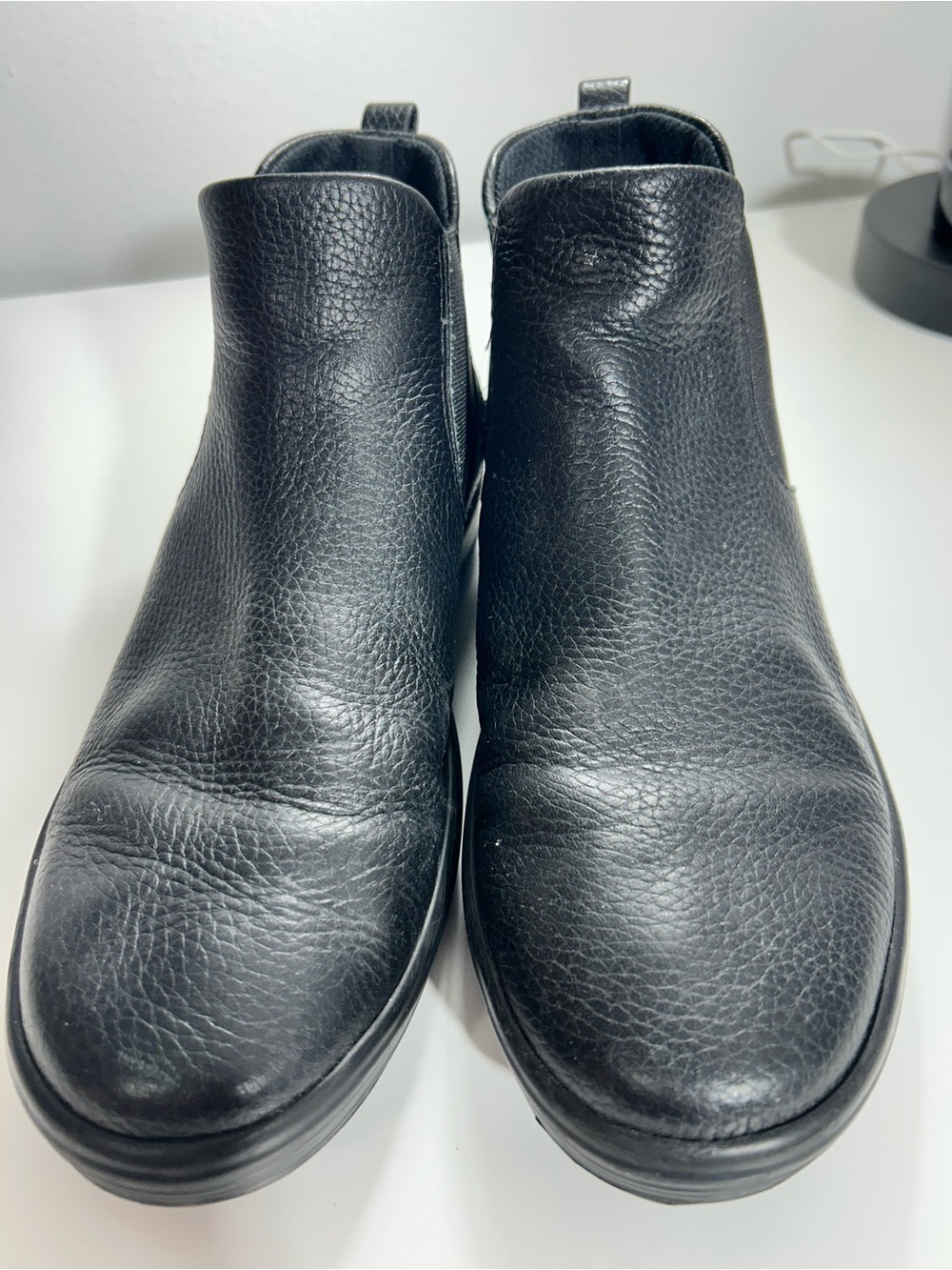 Ecco Women’s Black Pebbled Leather Ankle Pull On Booties Size 40 EU / 9-9.5 US
